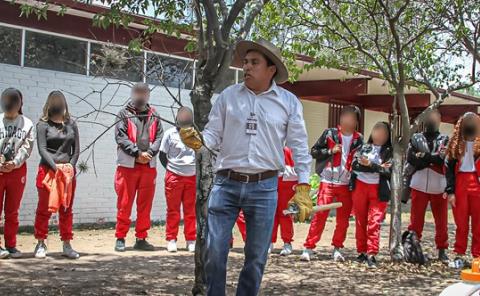 Imparten capacitación sobre plagas forestales a estudiantes de nivel medio superior