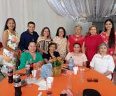 Familia Reyna festejó el Día del Maestro