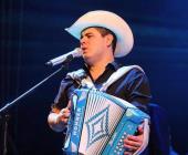 Alfredo Olivas en fiestas de Valles