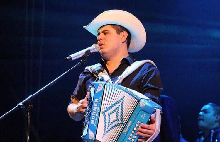 Alfredo Olivas en fiestas de Valles