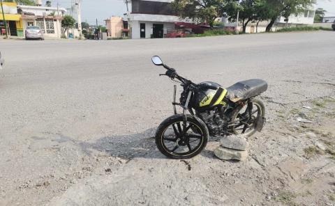 Vehículo impactó a un motociclista