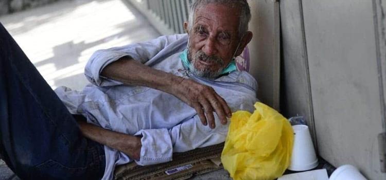 Ancianitos mueren  en el abandono