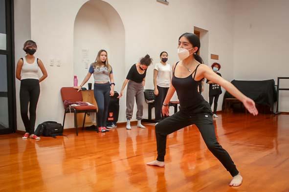 Imparten taller gratuito de danza contemporánea estilo Limón