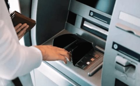 Ladrones alteran los cajeros automáticos
