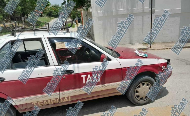 Taxi embistió a motoristas