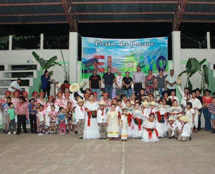 Éxito en feria de El Rayo por fiesta patronal
