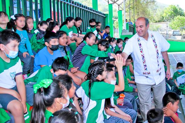 El secretario de Educación Pública de Hidalgo visitó el Preescolar Comunitario