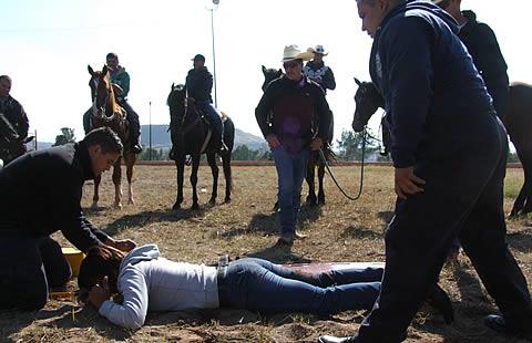 Jinete lesionado  al caer de caballo