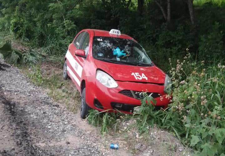 Encontraron un taxi abandonado