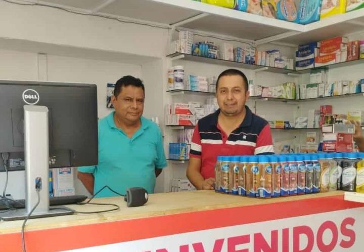 Abren en Pisaflores farmacia en apoyo al pueblo 