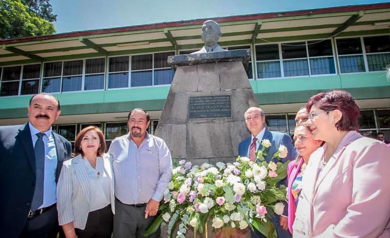 Natividad Castrejón visitó escuelas de la Comarca Minera