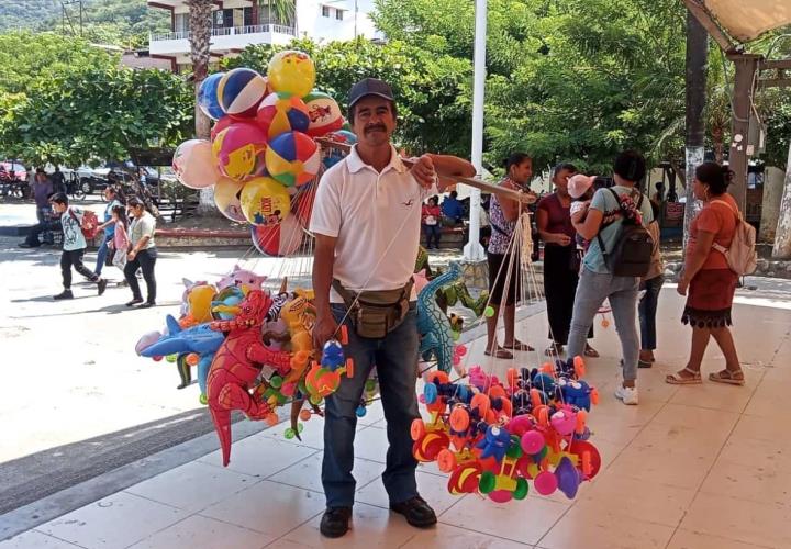 Muy bajas ventas: aseguran globeros