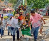 Por andar enfiestado Iván Lara dejó al Santo Patrono en el Panteón