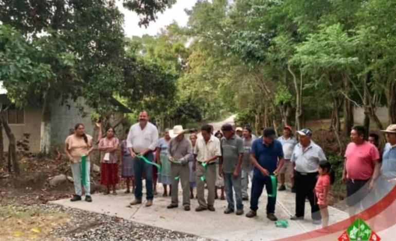 Alcalde inauguró calle en el Sacrificio