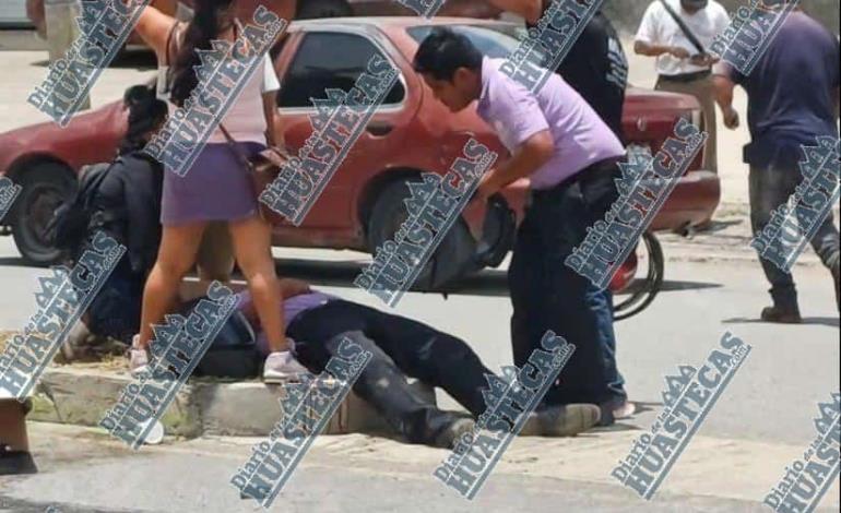 En la Huejutla – Chalahuiyapa motociclista chocó contra automóvil 