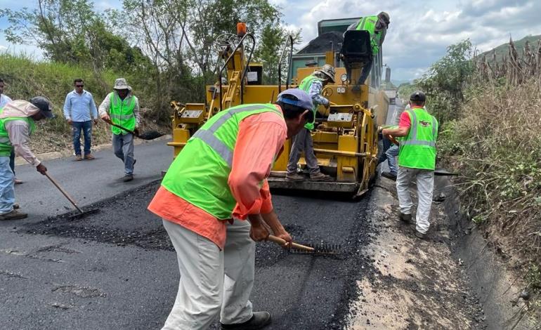 Piden manejar con precaución por trabajos en carretera 