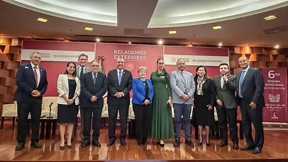 Reafirma Hidalgo compromiso con educación de connacionales que radican en el extranjero