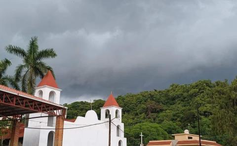 Exhortan a estar alerta ante proximidad de lluvias fuertes en Jaltocán