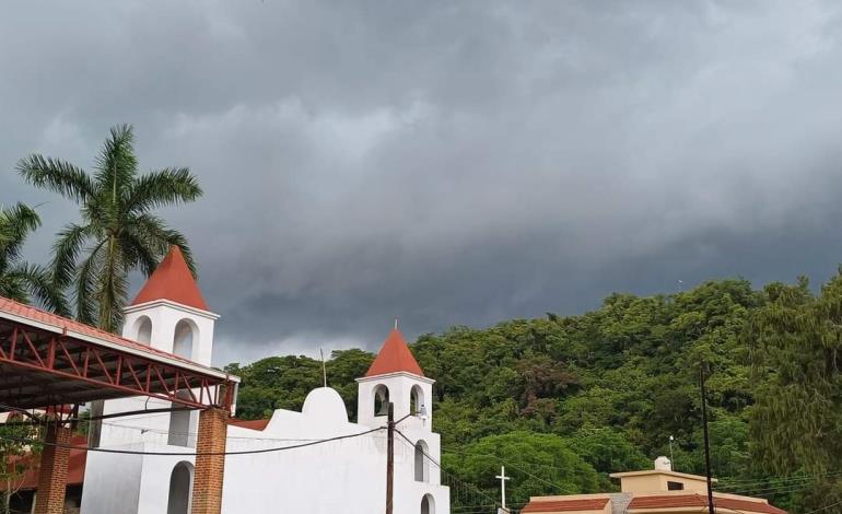 Exhortan a estar alerta ante proximidad de lluvias fuertes en Jaltocán