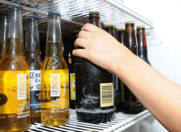 Castigo a quien venda alcohol a adolescentes 