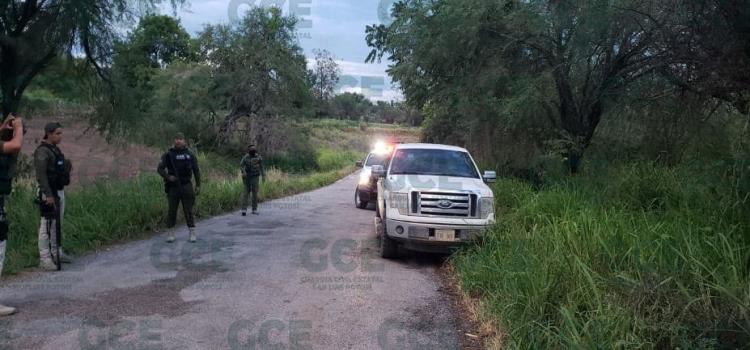 CONFISCÓ LA GCE DOS CAMIONETAS Y DROGAS