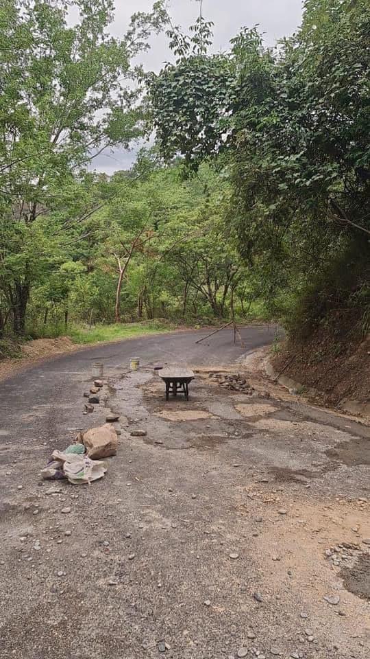 Continúan reparaciones en la vía Pisaflores-La Peña