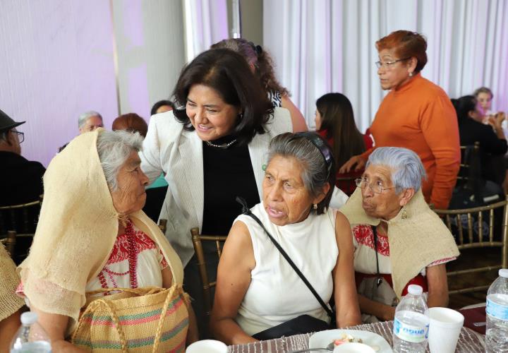 Sistema DIF Hidalgo y Secretaría de Bienestar celebran Día Nacional de los Adultos Mayores