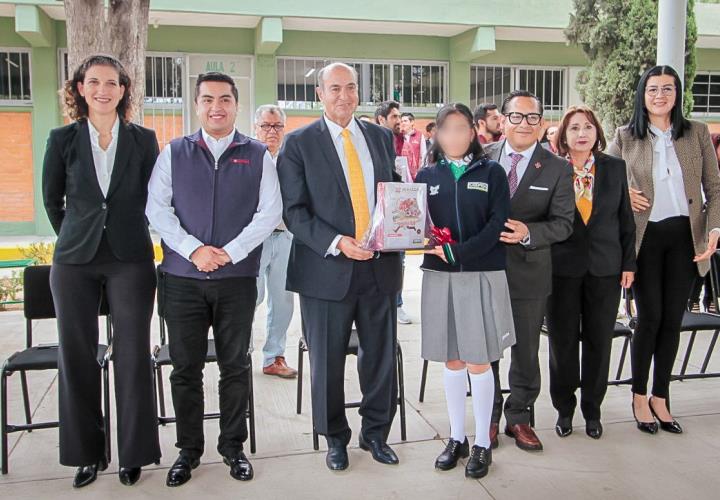 Castrejón Valdez oficializa inicio de clases ante bachilleres