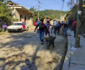 Pobladores de Ahuatitla realizan descacharrizacion