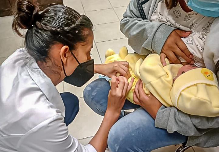 Alcanzó 73 % la cobertura de vacunación para menores de un año de edad