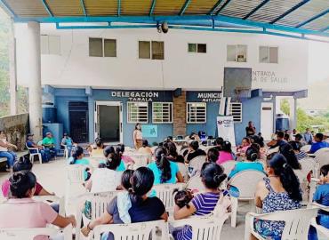 Mujeres recibieron pláticas sobre derechos políticos en Tamala 