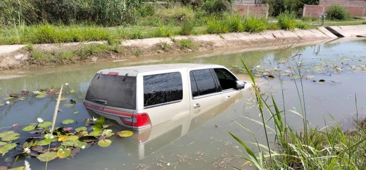 HALLARON CARGADORES Y CARTUCHOS EN VEHÍCULO