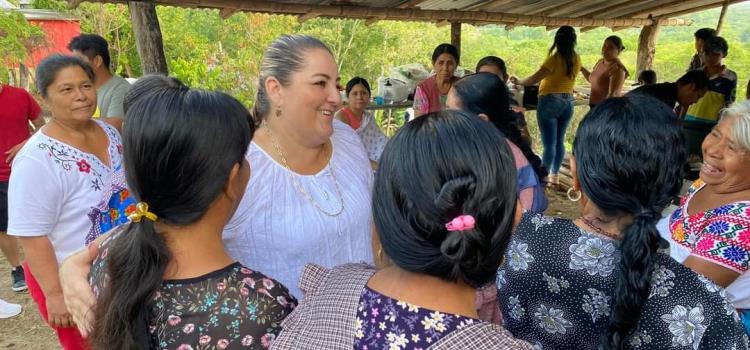 Capacitan a mujeres en la preparación de alimentos saludables