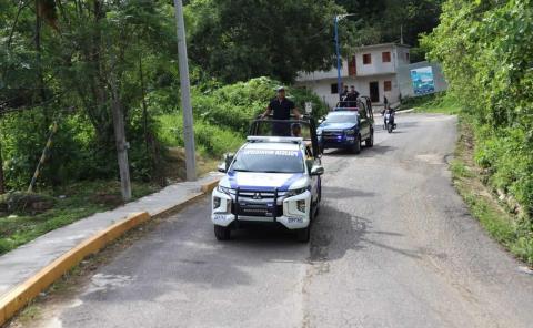 
SPM y Tránsito realizan recorridos y operativos en Xochiatipan


