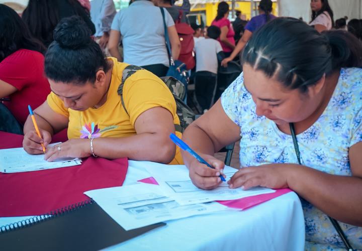 Garantiza Julio Menchaca bienestar para mujeres y niñas