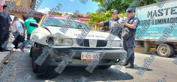 Taxi chocó contra muro en la zona Centro