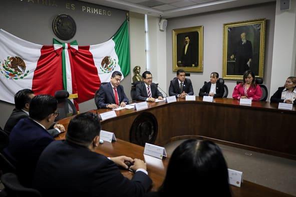 Entrega Olivares Reyna el Primer Informe de Gobierno en el Congreso del Estado