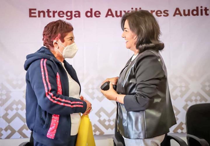 Beneficia DIF Hidalgo y SMDIF a Hidalguenses de 12 Municipios con Aparatos Auditivos