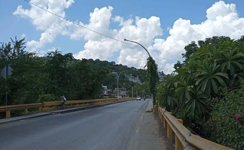 En penumbras puente de Zacatipán – Tamarindos 
