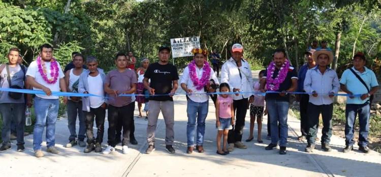 Inauguraron obra de pavimentación en Atlajo