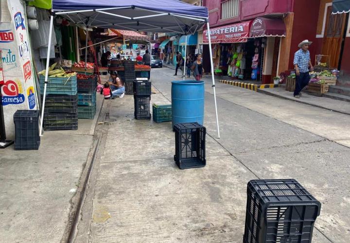 Continúa problema con comerciantes