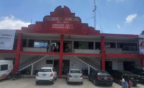 Empiezan inconformidades por descuentos en salarios en Alcaldía de Huazalingo
