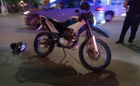 CAMIONETA IMPACTÓ A UN MOTOCICLISTA