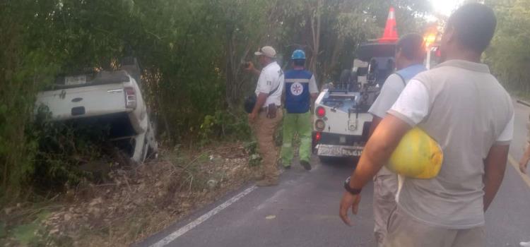 Volcó camioneta del Sector Salud