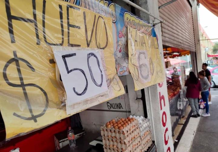 Subió el huevo; lacera bolsillos de ciudadanos