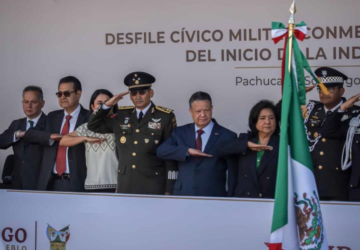 Con desfile Cívico Militar concluyen festejos patrios en Hidalgo