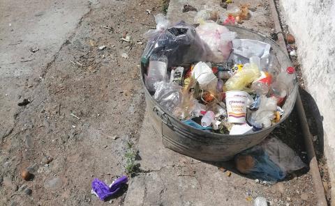 Habitantes piden no dejar basura en espacios públicos
