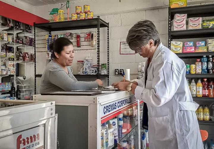 Intensifica COPRISEH control sanitario en farmacias del estado