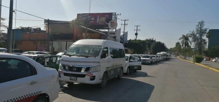 Tres líderes taxistas incitan al "pirataje"