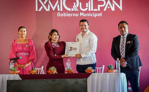 Miguel Tello asistió al Tercer Informe de Ixmiquilpan en representación del Ejecutivo estatal